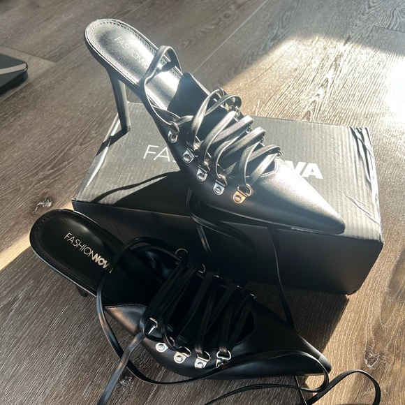 pointy strappy heels - Picture 2 of 7